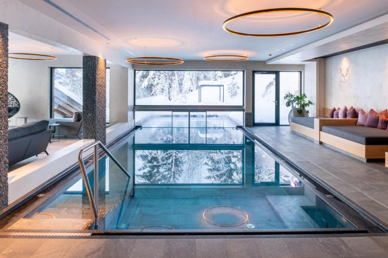- Aparthotel